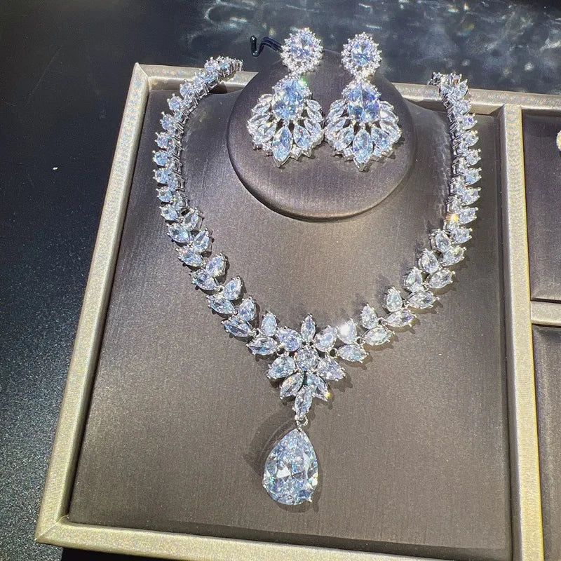 Imitation Moissanite Diamond Jewelry Set Explosion Flash Hot New Luxury Pendant Necklace Female Earrings Set