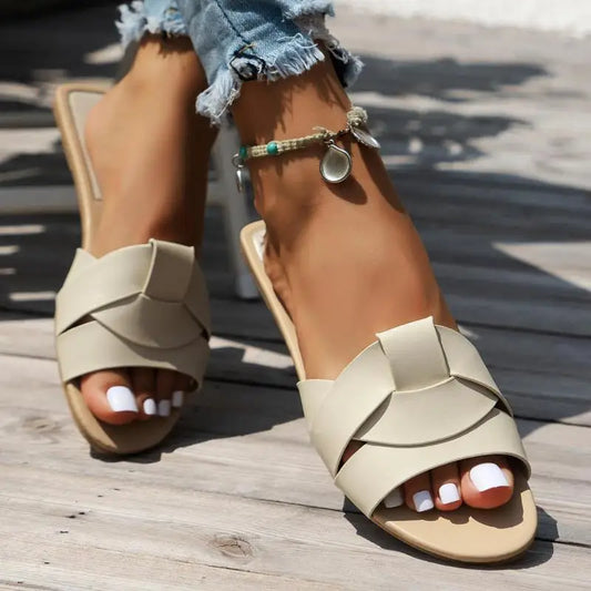 Designer Woman Flat Slippers 2026 New Woven with Comfortable Women's Shoes Casual Bottom Slippers Summer Women Sandals
