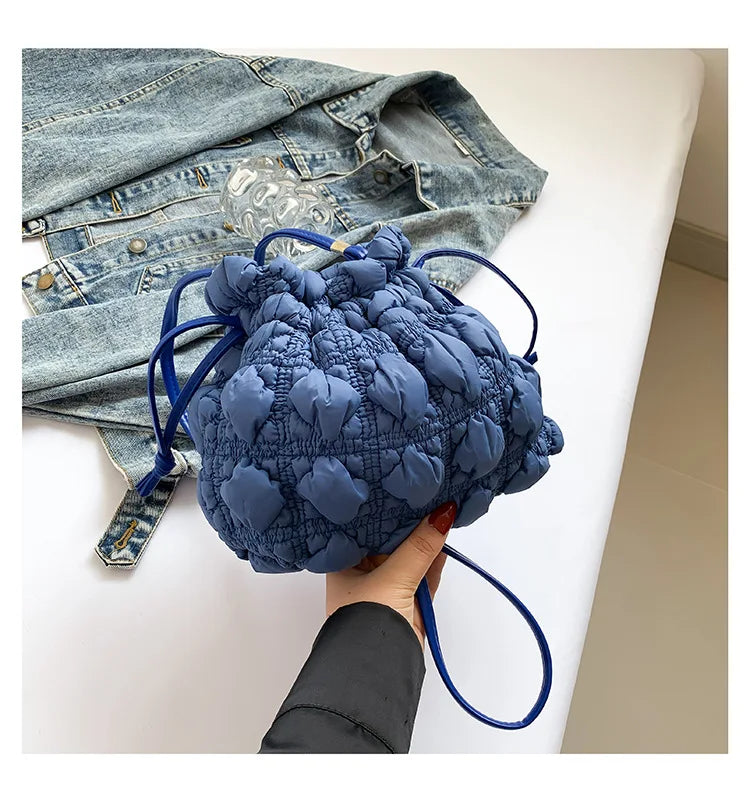 Women Drawstring Shoulder Bags Detachable Strap Quilted Crossbody Bag Solid Color Soft Padding Handbag for Outdoor Travel