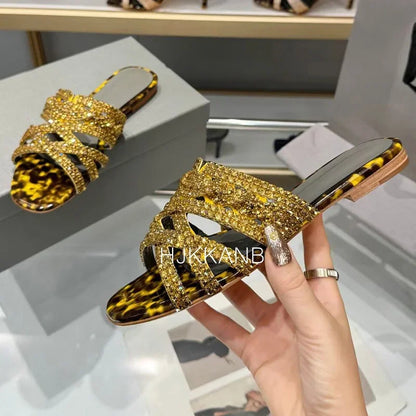 Summer New Luxury Rhinestone Decor Flat Slippers Women's Open Toe Hollow Out Casual Sandals Outdoor Vacation Beach Shoes 2024