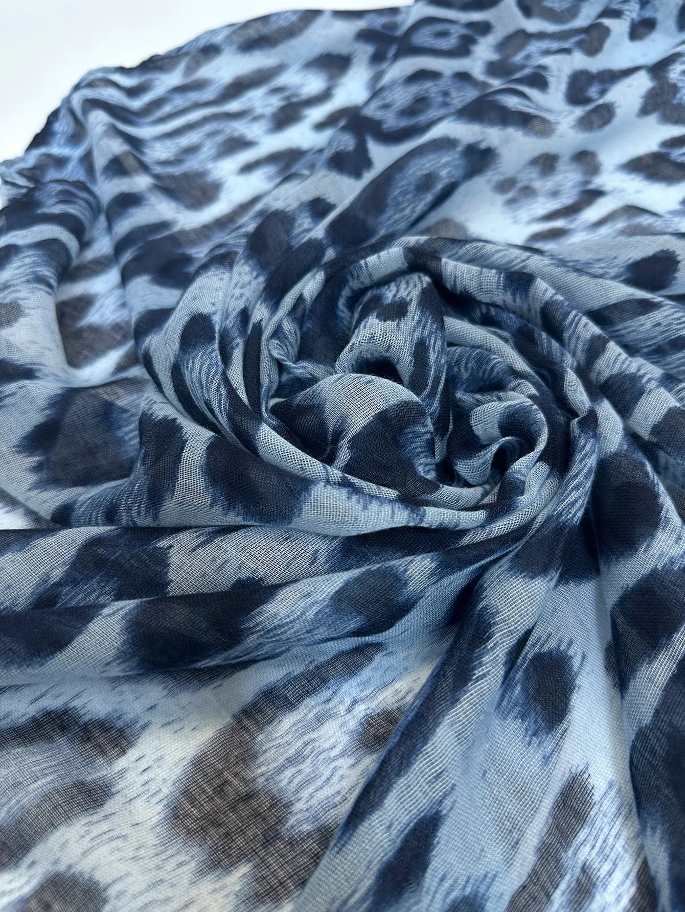 2025 New Vintage Voile Scarf Leopard Print Hijab for Women Lightweight Sunscreen Head Wrap Beach Cover-Up Windproof Travel Scarf