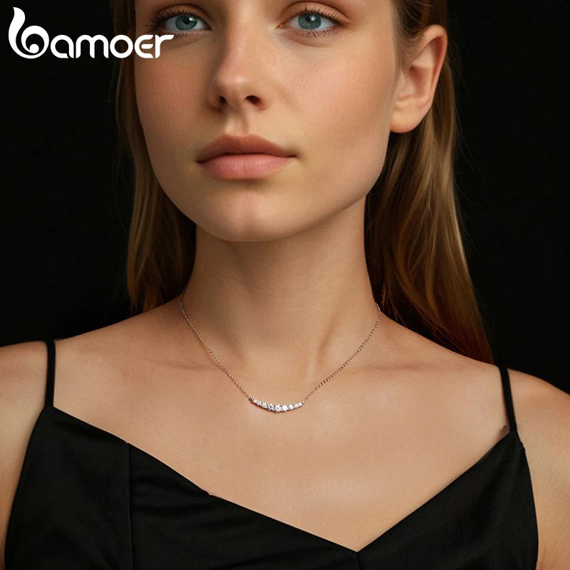 BAMOER Moissanite Smile Necklace, Round Brilliant Cutting Lab Grown Diamond Gold Plated 43cm 925 Sterling Silver Necklaces