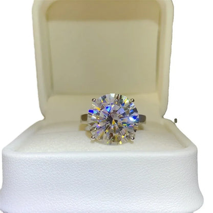 Classic Moissanite PT950 Platinum 10 Carat Luxurious Oval Ring for Women, durable structure and long-lasting brilliant luster