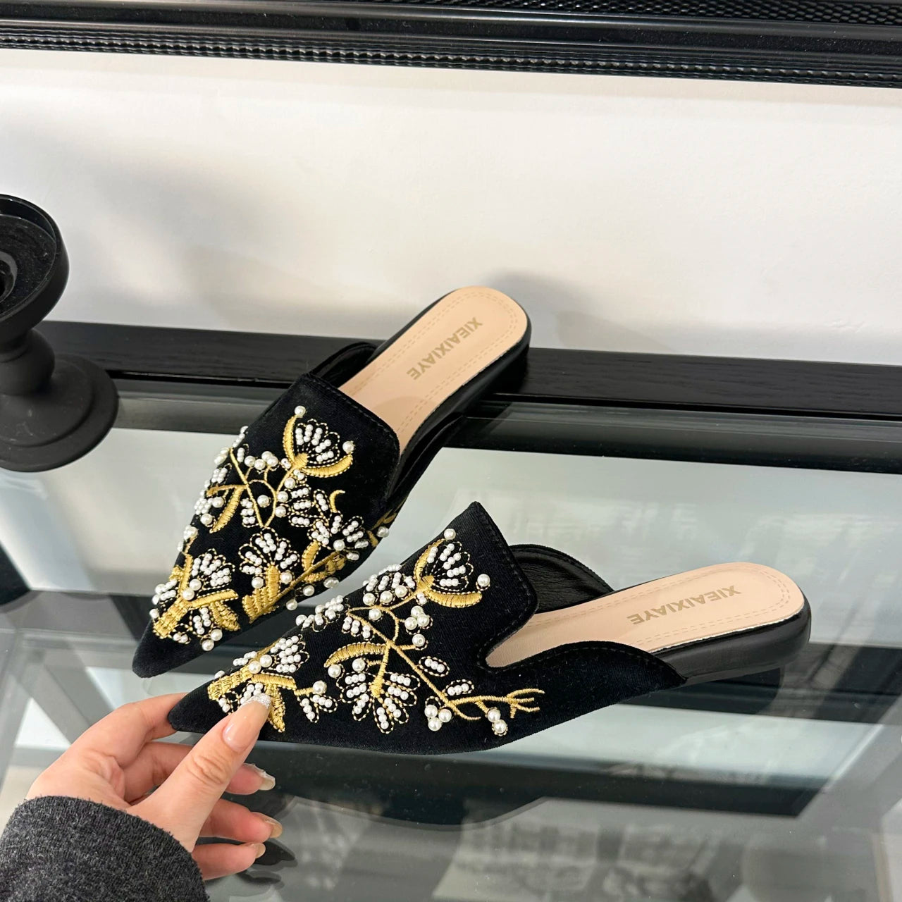 Embroidery Women Mules Slippers Luxury Elegant Pointed Toe Slides Shoes Ladies Sandalias Pointed Bead Embroidery Roman Style