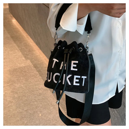 New Fashion Women's Bucket Bag Trend Brand Personality Plush Shoulder Bag High-end Elegant Crossbody Bag Designer Luxury Handbag
