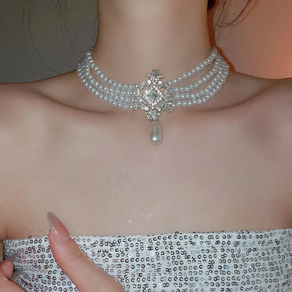 Inlaid Rhinestone Geometric Hollow Pattern Jewelry Sets for Women Elegant Temperament Light Luxury High-end Earring Necklace Set