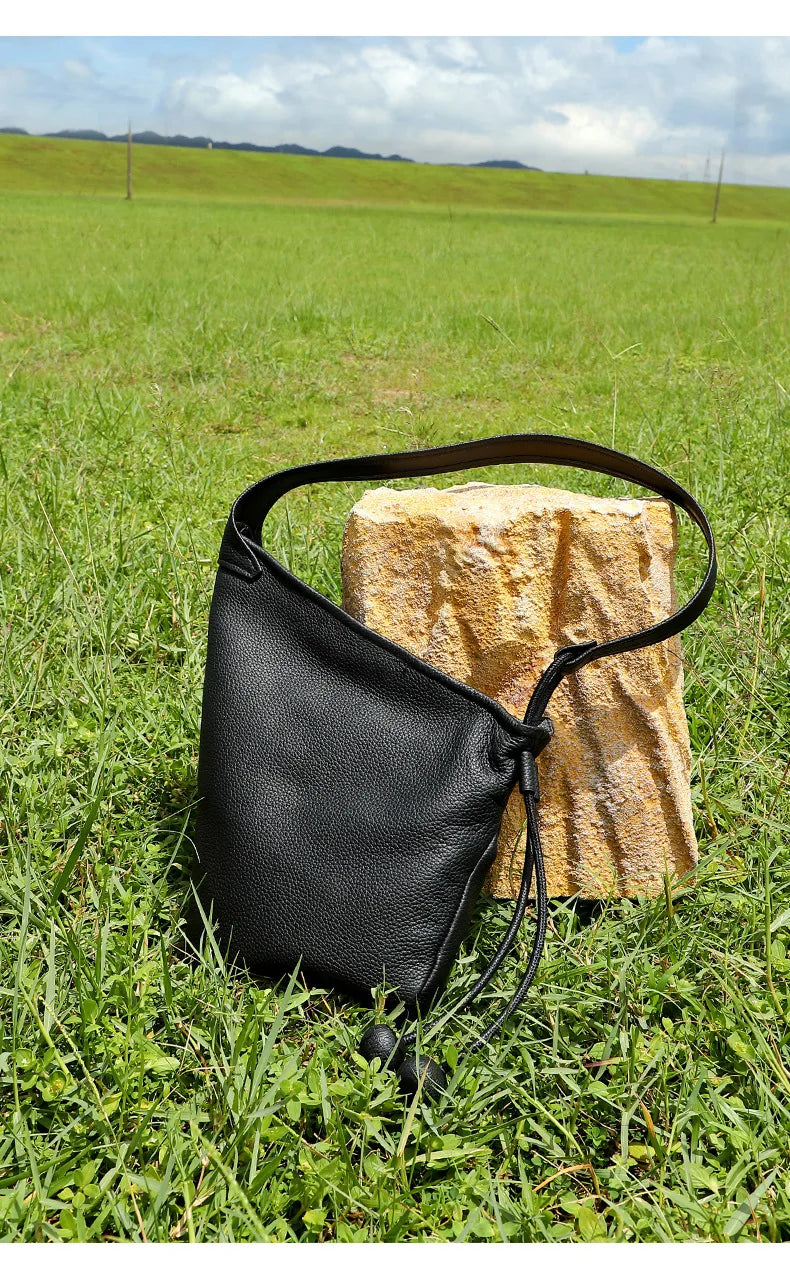 Women's Genuine Grade Cow Leather Handbags Luxury Designer Ladeis Shoulder Crossbody Bucket Bags for Woman Cowhide Underarm Bag