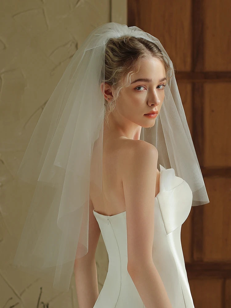 V378 Short White Two layer Soft Tulle Wedding Veil for Bridal Handmade Bride to Be Headdress Veil with Hair Comb
