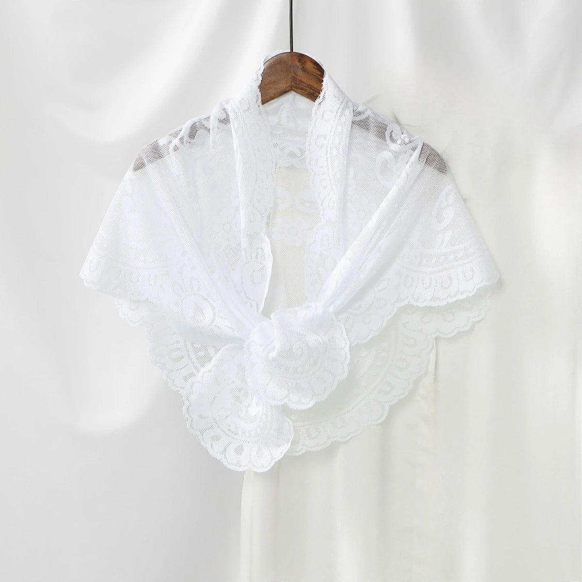 Women'S Lace Triangular Shawl, Breathable Floral Hollow Out Outerwear, French Retro Scarf, Commute Wedding All-Match