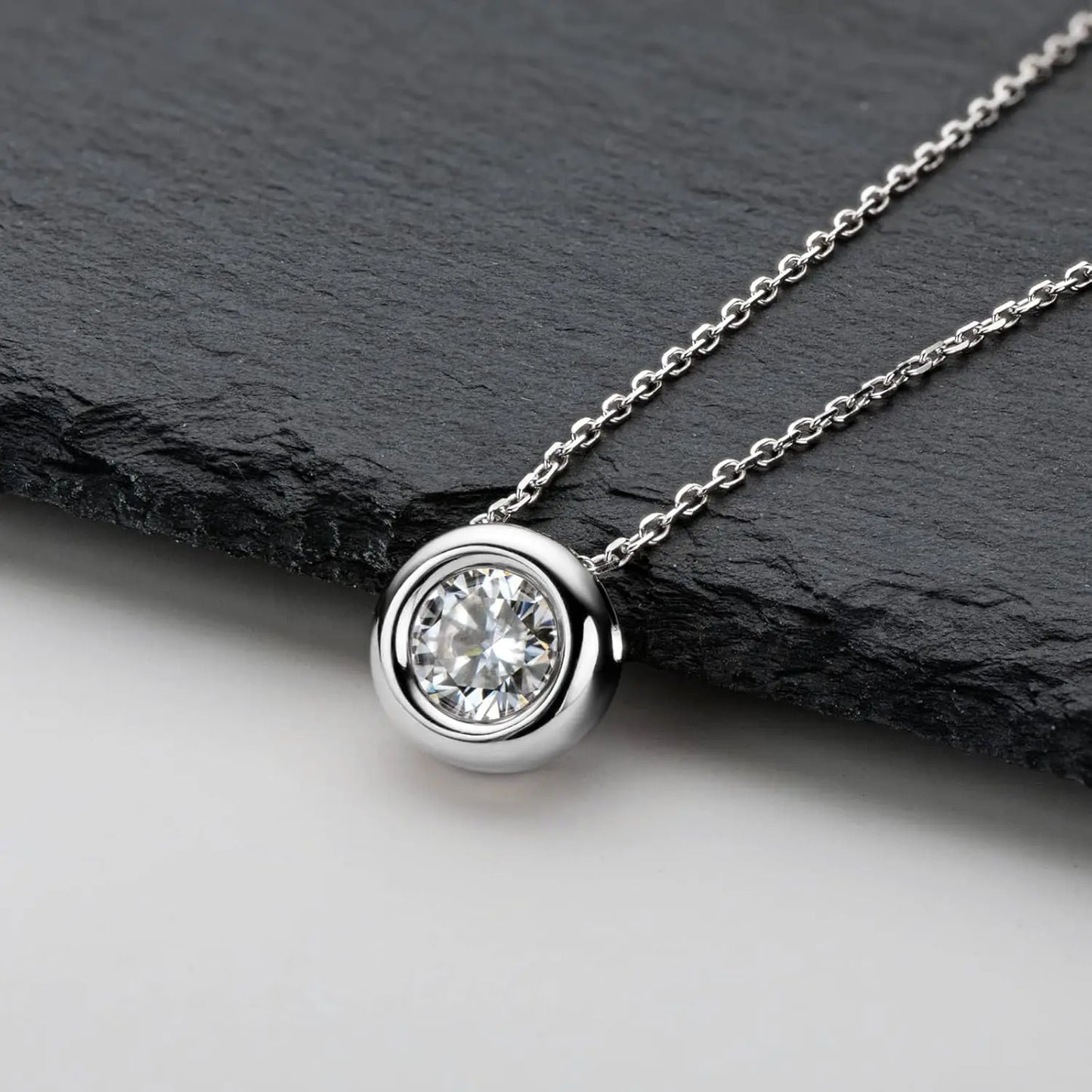 BAMOER 1CT Bezel Moissanite Pendant Necklace D color VVS1 Lab Diamond for Women 925 Sterling Silver Wedding Minimalist Jewelry