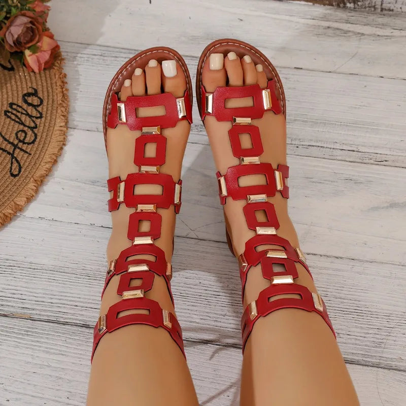 2026 Summer Luxury Round Toe PU Women's Sandals Fashionable Flat Casual Beach Shoes Stylish Metallic Decoration Women's Sandals