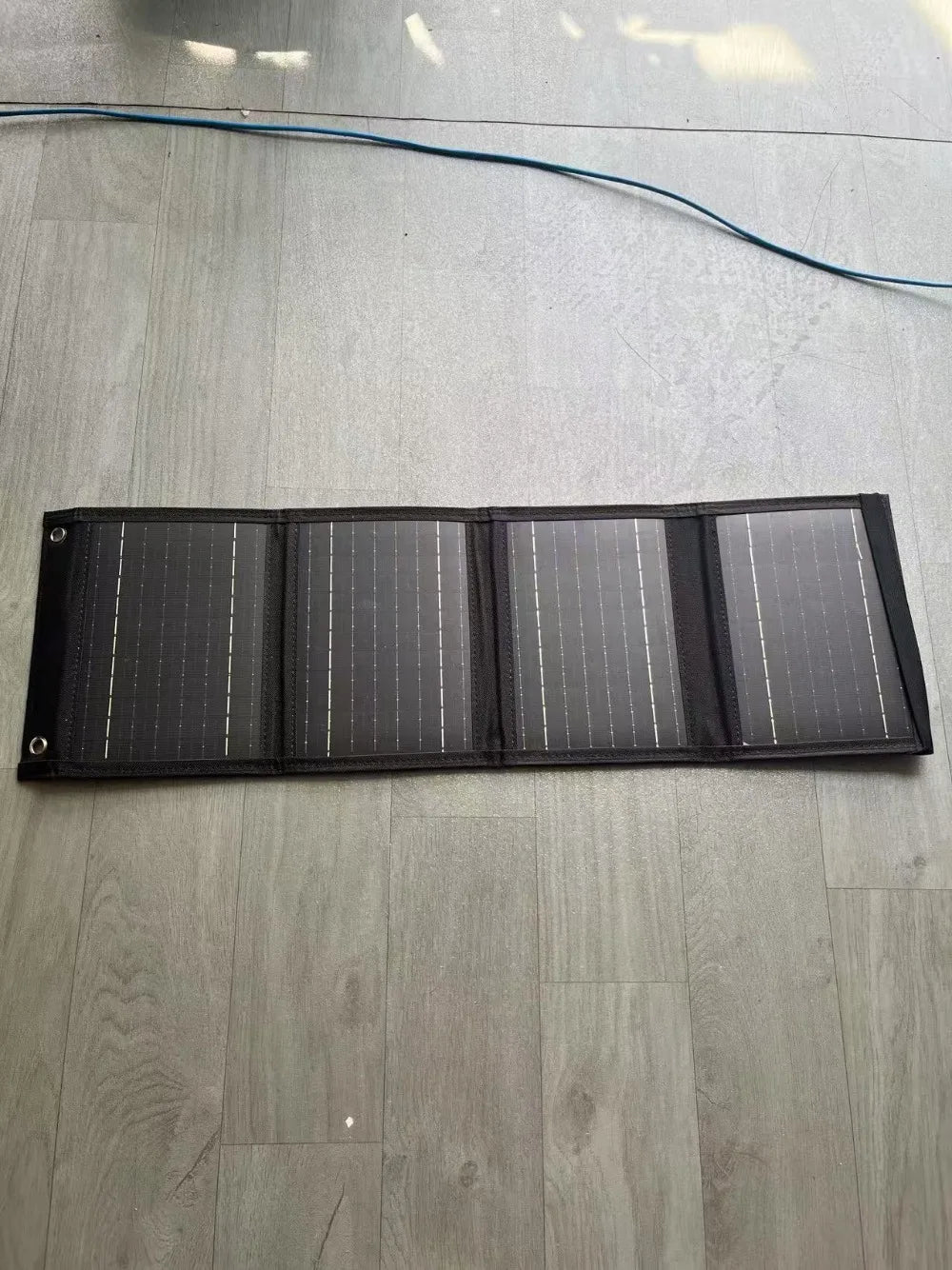 Portable Folding Solar Charger Power Bank Solar Panel for Mobile Phones and Laptops with 40W/50W Power Options
