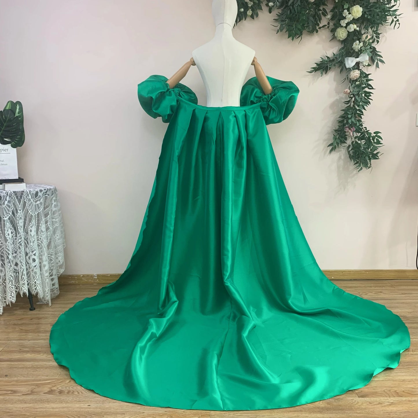 Red  Mikado Satin Long Wedding Cape Puffy Short Sleeves Court Tain Evening Cape Outfit Coat For Women Costume DJ199