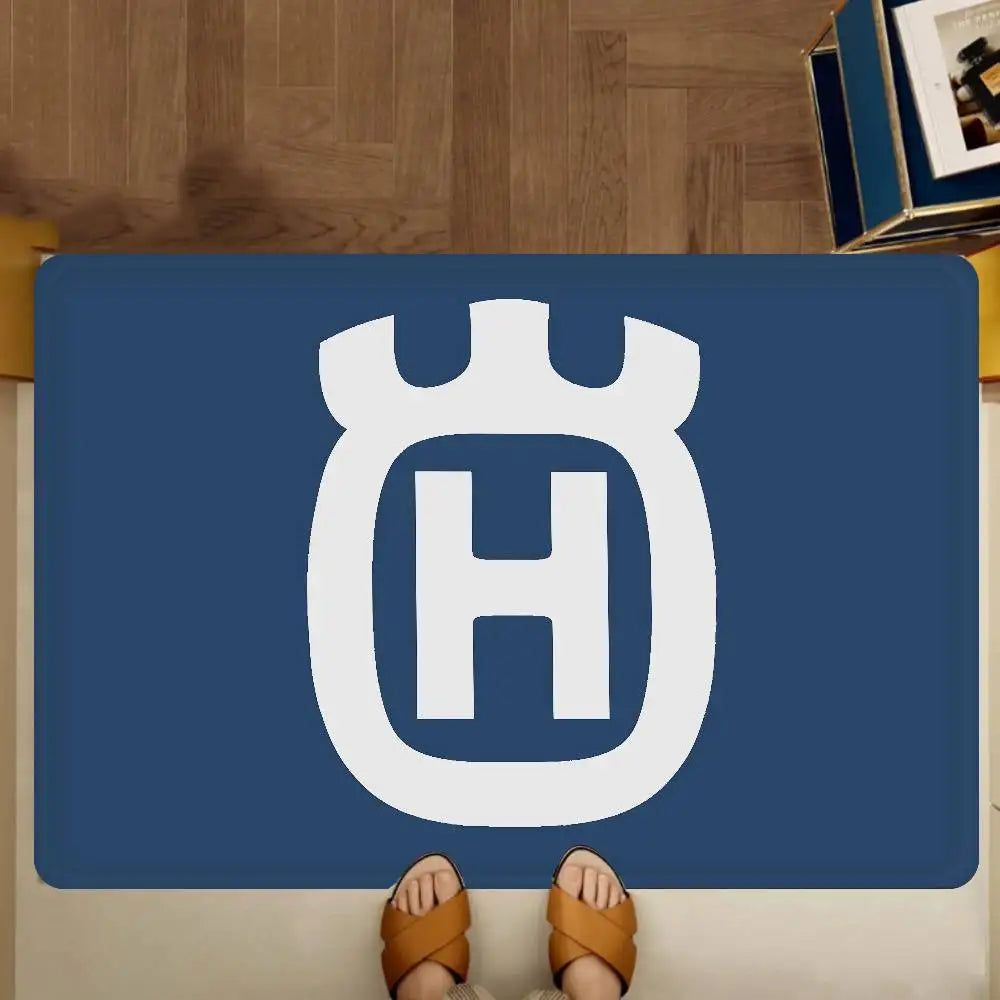 H-Husqvarna Logo Floor Mat INS Style Soft Bedroom Floor House Laundry Room Mat Anti-skid Household Carpets