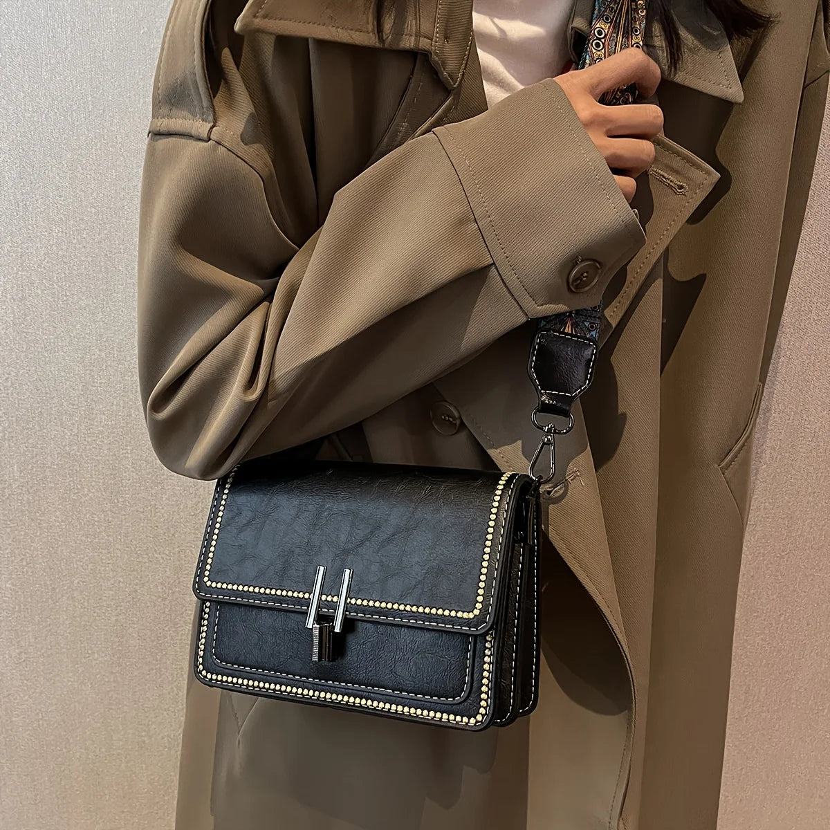 Mini Cross-Body Bags for Women, Adjustable Strap, Small Square Design Purse, Fashion Shoulder Bag, New Designer Mini Leather Bag