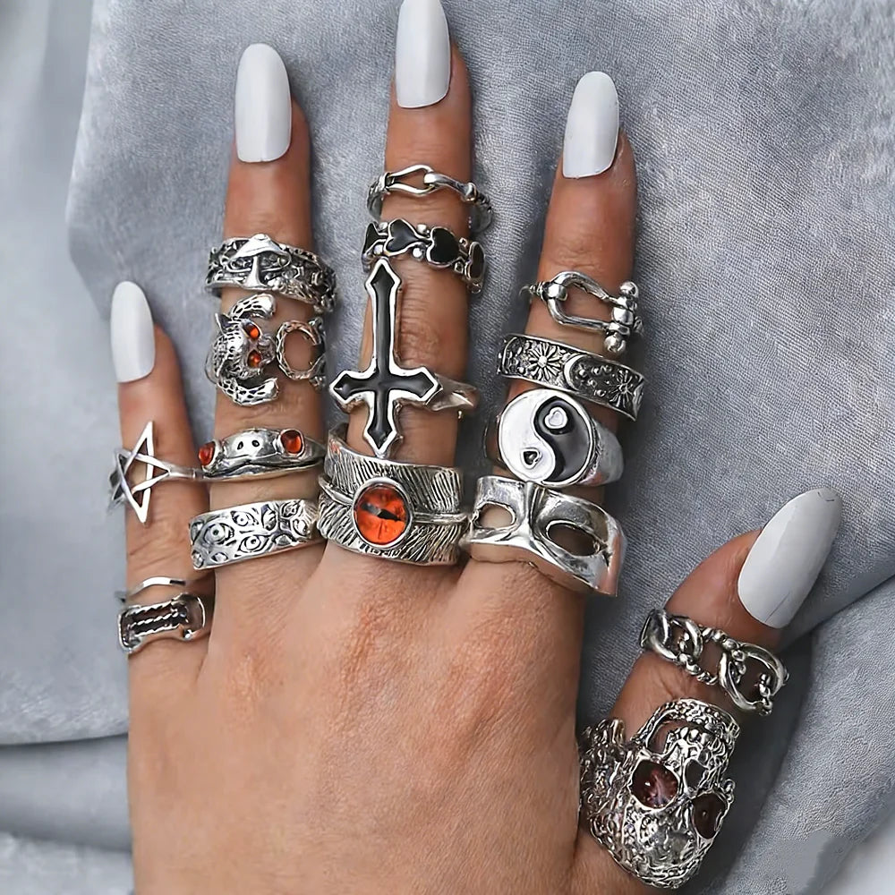  8/10/15/20Pieces Retro Gothic Punk Red Butterfly Rings For Women Mix Style Vintage Skull Heart Stackable Jewelry Party Gifts