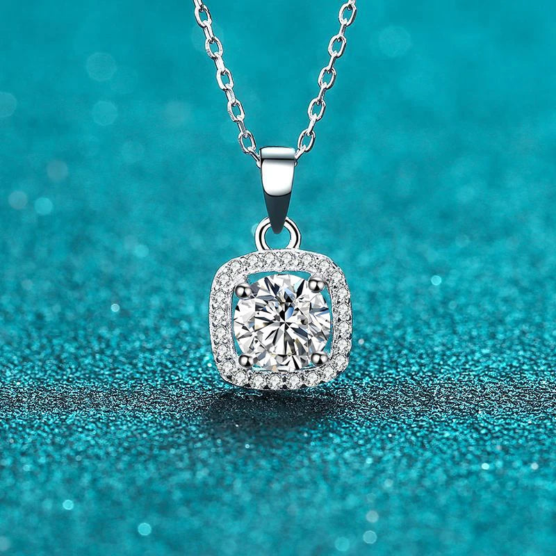 NeeTim 1ct 2ct D VVS1 Moissanite Necklace for Women Sterling Silver 925 with White Gold Plated Lab Diamond Pendant Necklaces