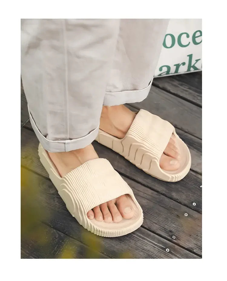 Man Fashion Sandals Solid Beach Slippers Summer Non Slip Sandals Soft Unisex Slides Women Luxury Outdoor Ultralight Shoes