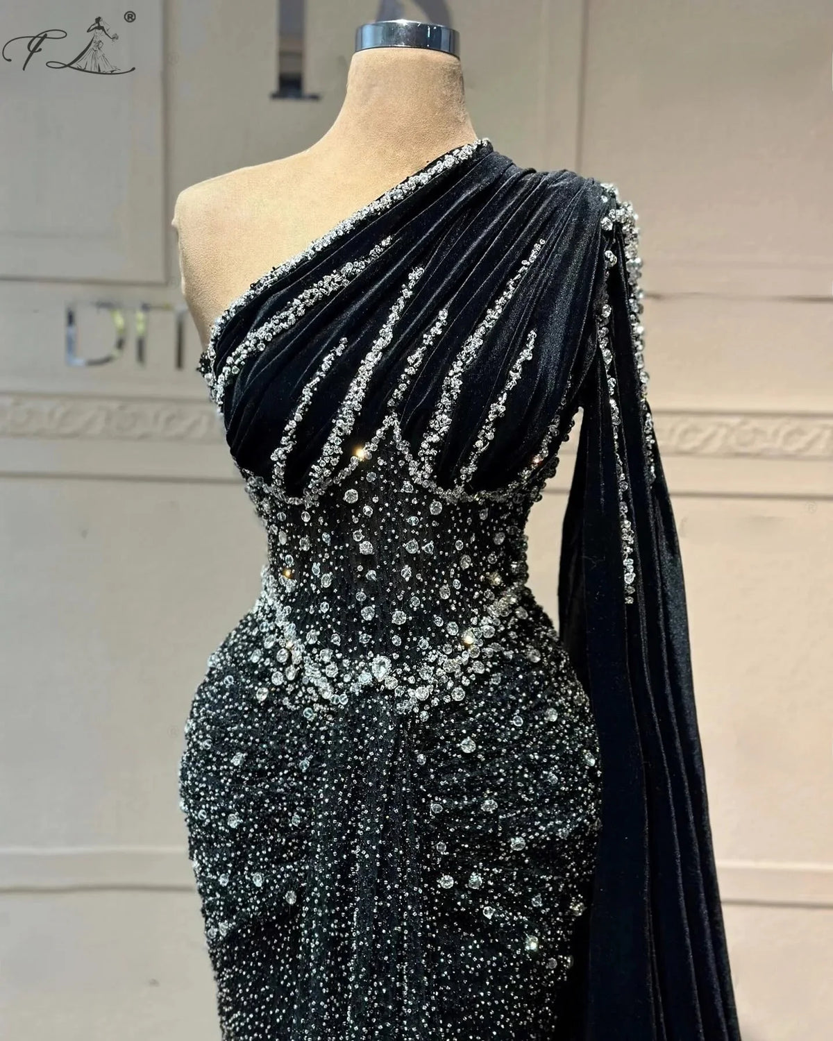 One-Shoulder Crystal Evening Dress Black Velvet Train Tulle Gown Mermaid Dress Cocktail Dress Women'S Party Dress Customizable