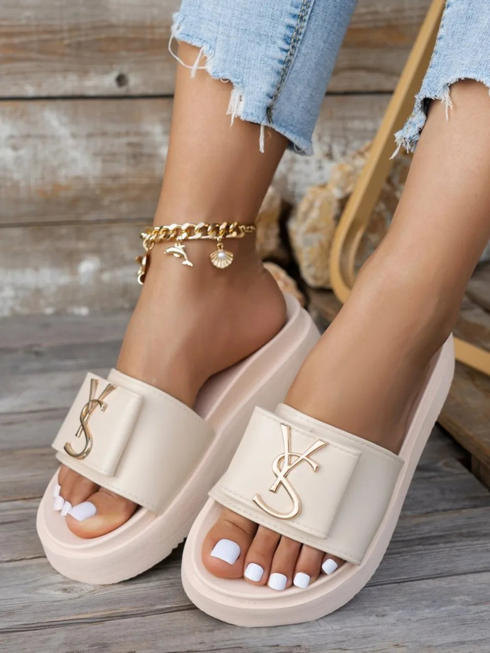 Slippers Luxury Shoes Women Platform Design Slides Fashion Letters Ladies Shoes Casual Slipper Outside Non-slip Slippers Sandals