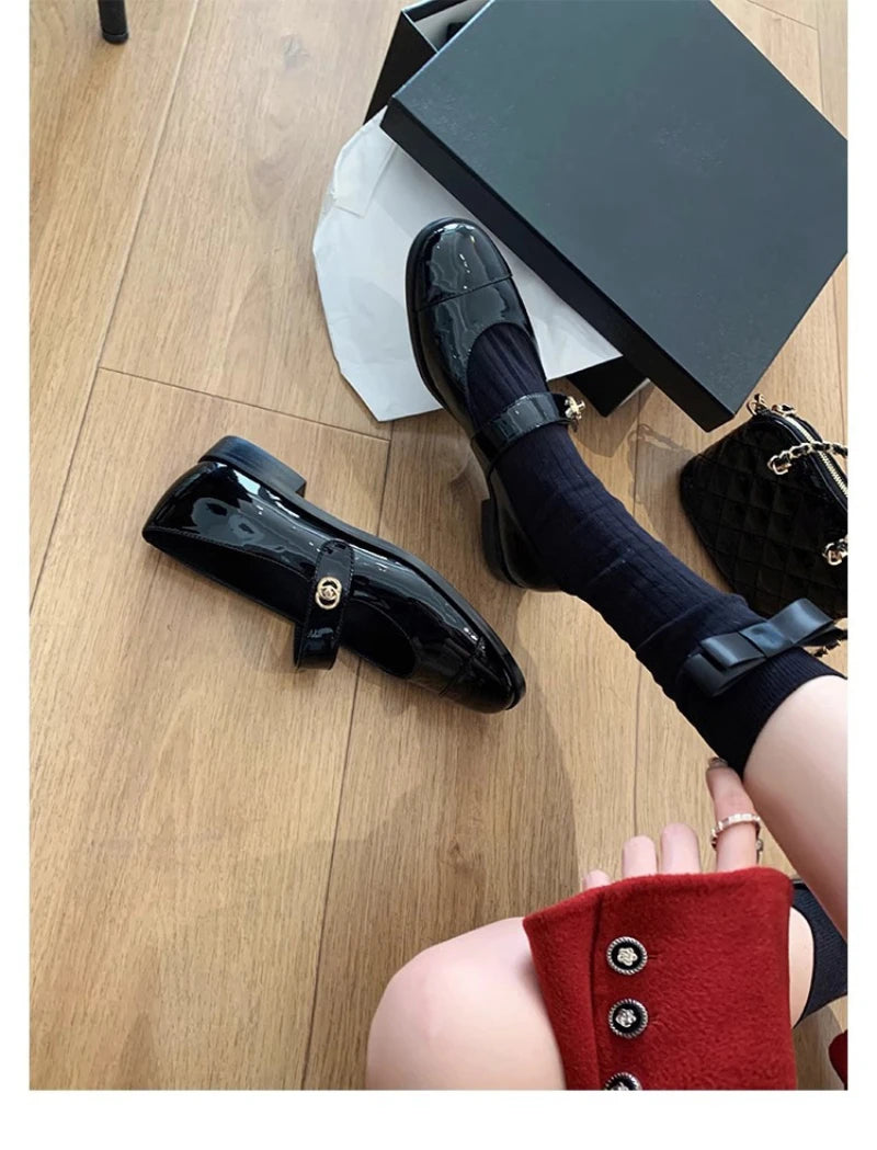 Women Two Tone Mary Jane Shoes 2026 New Patent Leather Buckle Strap Low Heel Casual Shoes For Office And Daily Wear Elegant