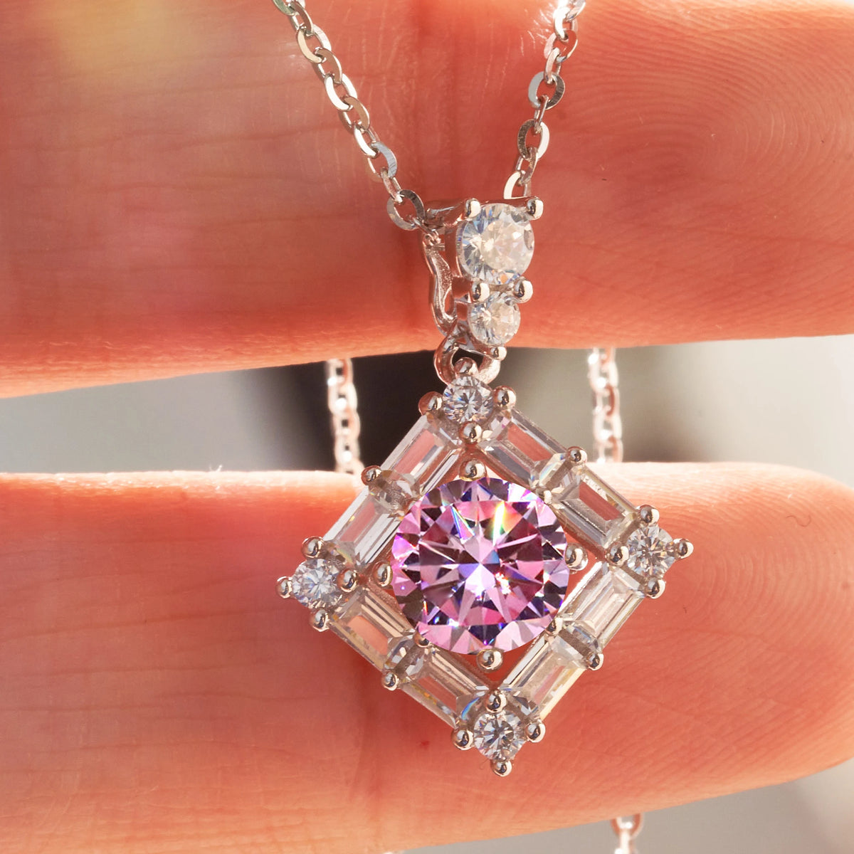 Pink Color Moissanite Pendant Necklace 1 Carat 6.5mm Real Gra Lab Diamond Pendant Necklace 925 Sterling Silver Luxury Jewelry