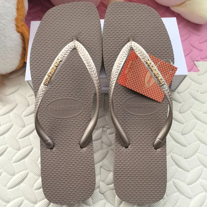 Summer 2026 New Women's Square Toe Flip Flops Outdoor Beach Sandals Luxury Women's Casual Slippers Size 35-42 Women's Shoes