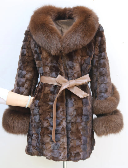 Ladies' Winter Mink Fur Coat 2026 with Fox Fur Collar Slimming Fashionable Elegant Temperament Light Luxury Ladies Style