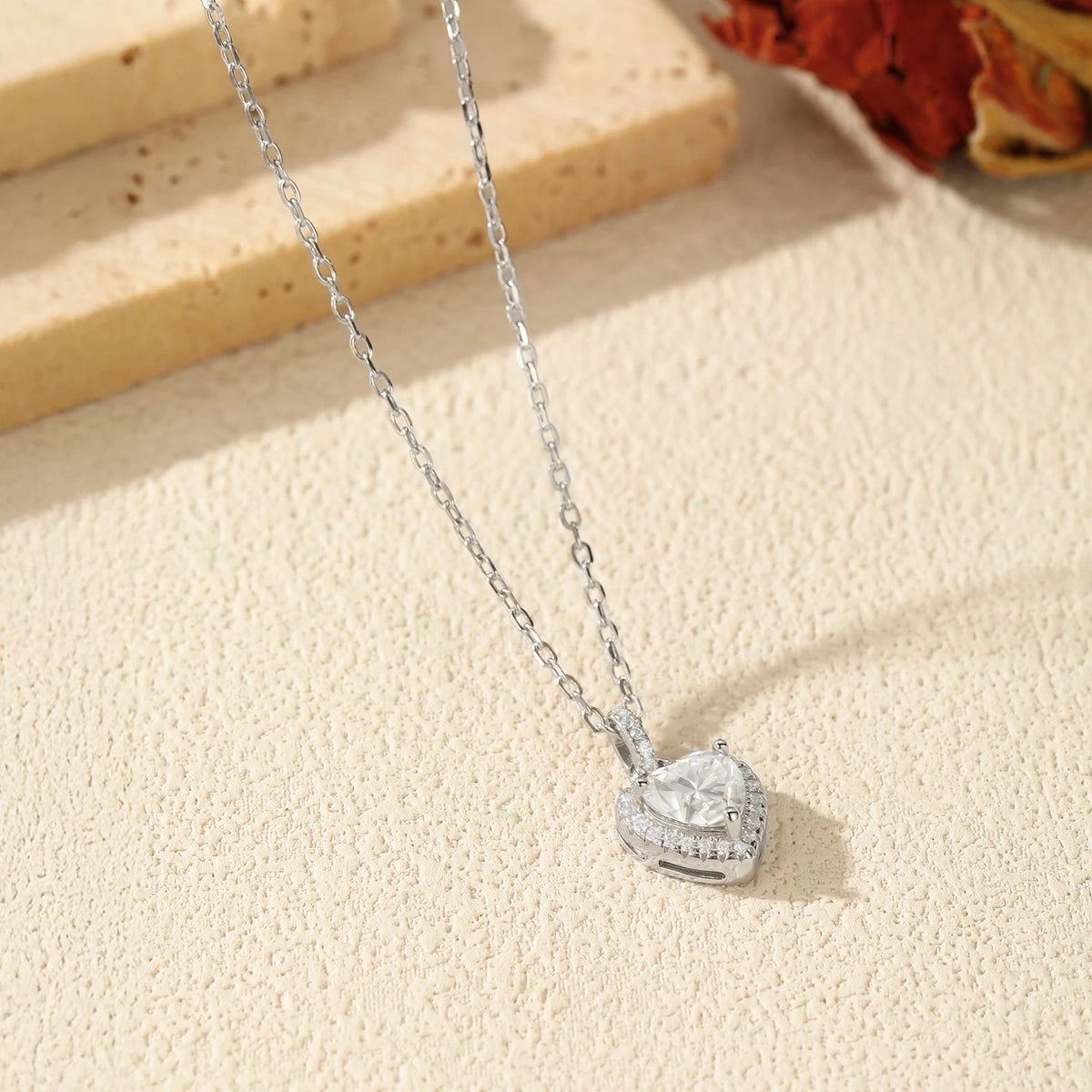 MODIAN 1CT Dazzling Moissanite Halo Necklace 925 Sterling Silver Heart Wedding Gfits Pendant Necklace For Women Fine Jewelry