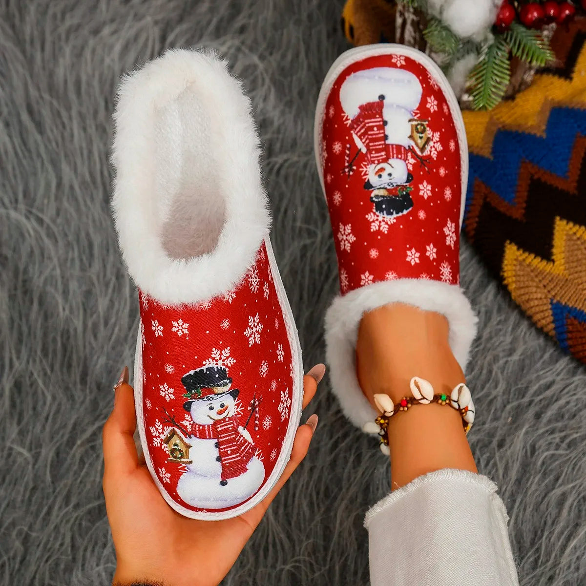 Slippers Women New Christmas Canvas Shoes Flat Warm Imitation Fur Loafers Women Luxury Shoes Women Plus Size Shoes Luxury