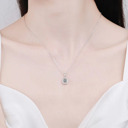 NeeTim Oval Cut Moissanite Necklace Pendant s925 Sterling Silver Necklace Box Chain Necklace Gift for Women Girl Wedding Jewelry