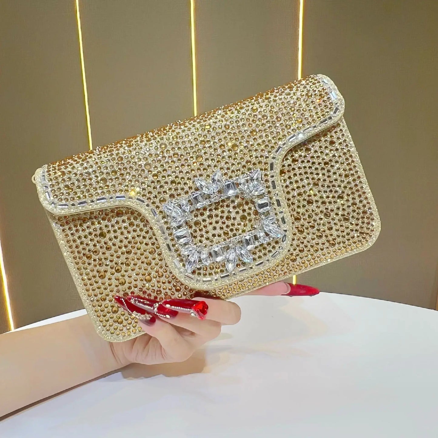 New Ladies Luxury Crystals Evening Bags Sparkling Diamond Dinner Party Dress Bags Metal Chain Wedding Clutch Purses and Handbags