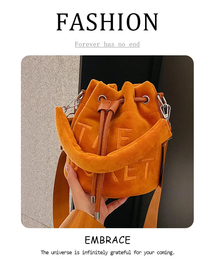 New Fashion Women's Bucket Bag Trend Brand Personality Plush Shoulder Bag High-end Elegant Crossbody Bag Designer Luxury Handbag