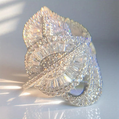 Elegant Bling Three Leaf Cubic Synthetic Zirconia Ladies Ring Wedding Party Bride Engagement Ring Fine Jewelry Accessories