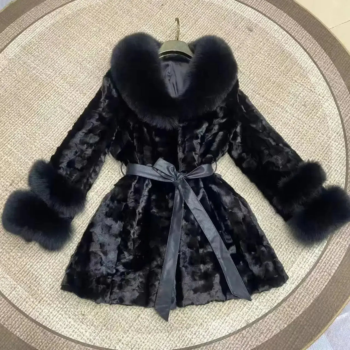 Winter Mink Fur Coat 2026 with Versatile Fox Fur Collar Light Luxury Slimming Fashionable Ladies' Style for Elegant Temperament