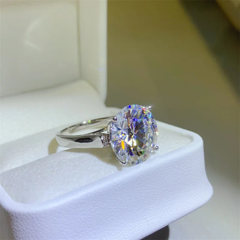 Classic Moissanite PT950 Platinum 10 Carat Luxurious Oval Ring for Women, durable structure and long-lasting brilliant luster