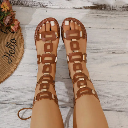 2026 Summer Luxury Round Toe PU Women's Sandals Fashionable Flat Casual Beach Shoes Stylish Metallic Decoration Women's Sandals