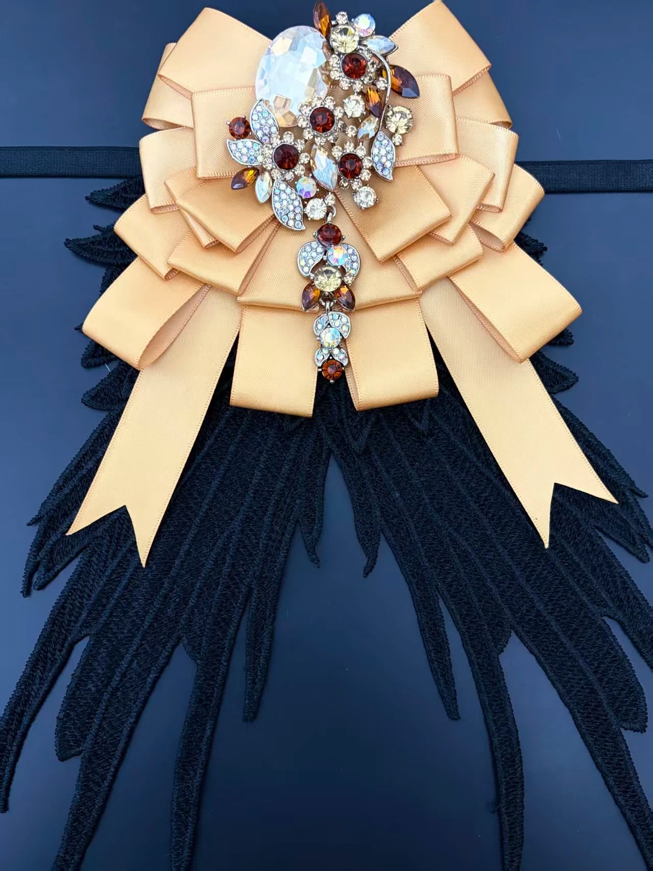 Luxury Rhinestone Mesh Wing Bow Brooch  Elegant Banquets Dress and Wedding Shirts Lapel Flower Bow Tie  Unisex Gift Accessory