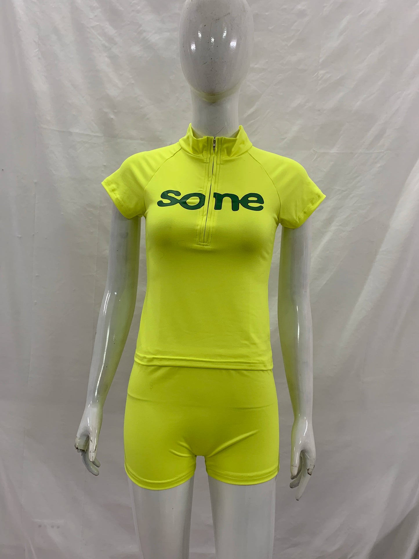 Y2K trendy short sleeved half zip top with letter print, slim fit and atmosphere, millennial style spicy girl top