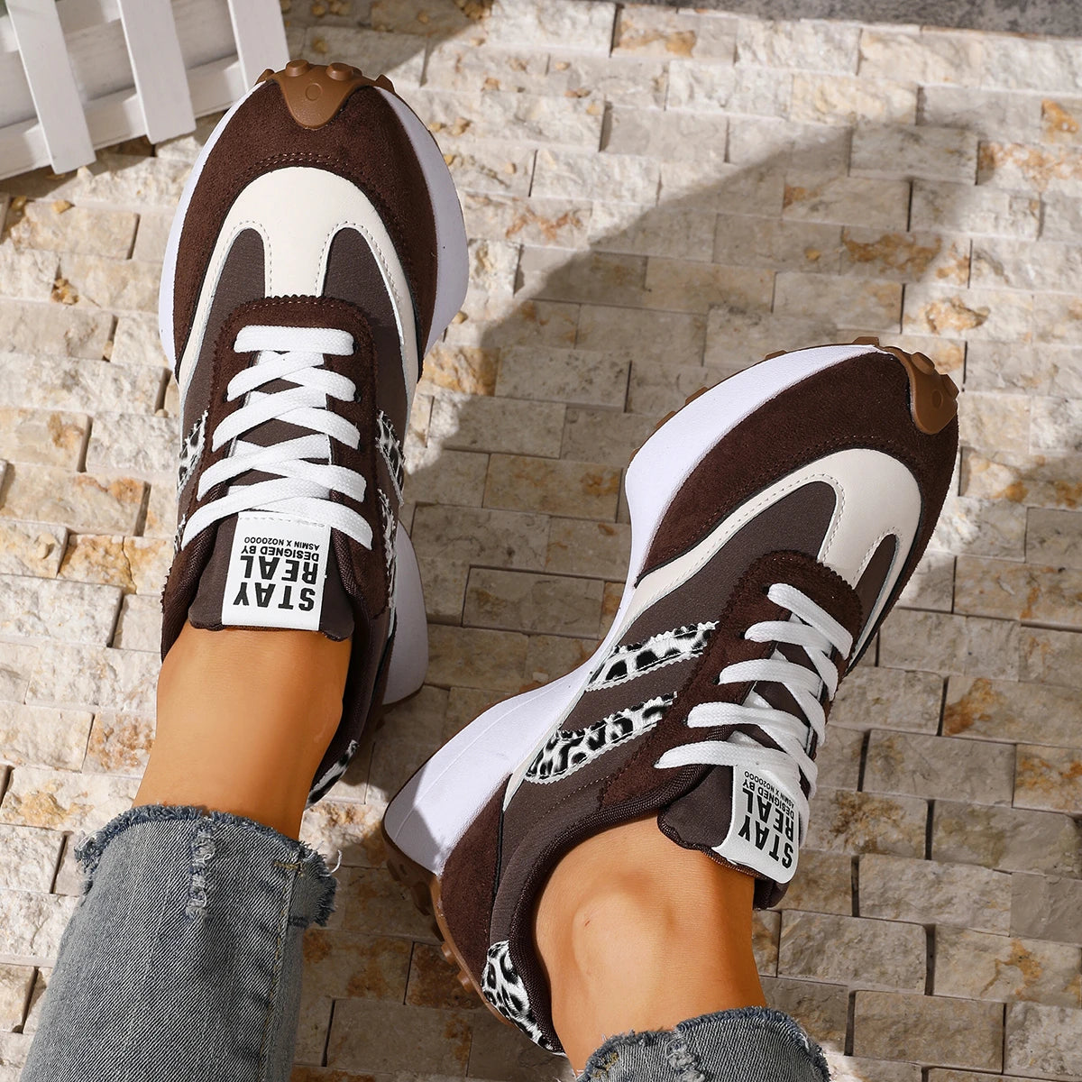 2026 Spring Women Sneakers New Luxury Flat Slip on Sneakers Women Trend Comfortable Lightweight Outdoor Designer Shoes for Women