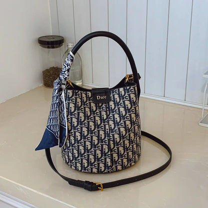 Vintage Light Luxury Bucket Bag Handbag for Women 2026 New Spring High-End Versatile Commuting Shoulder and Crossbody Bag