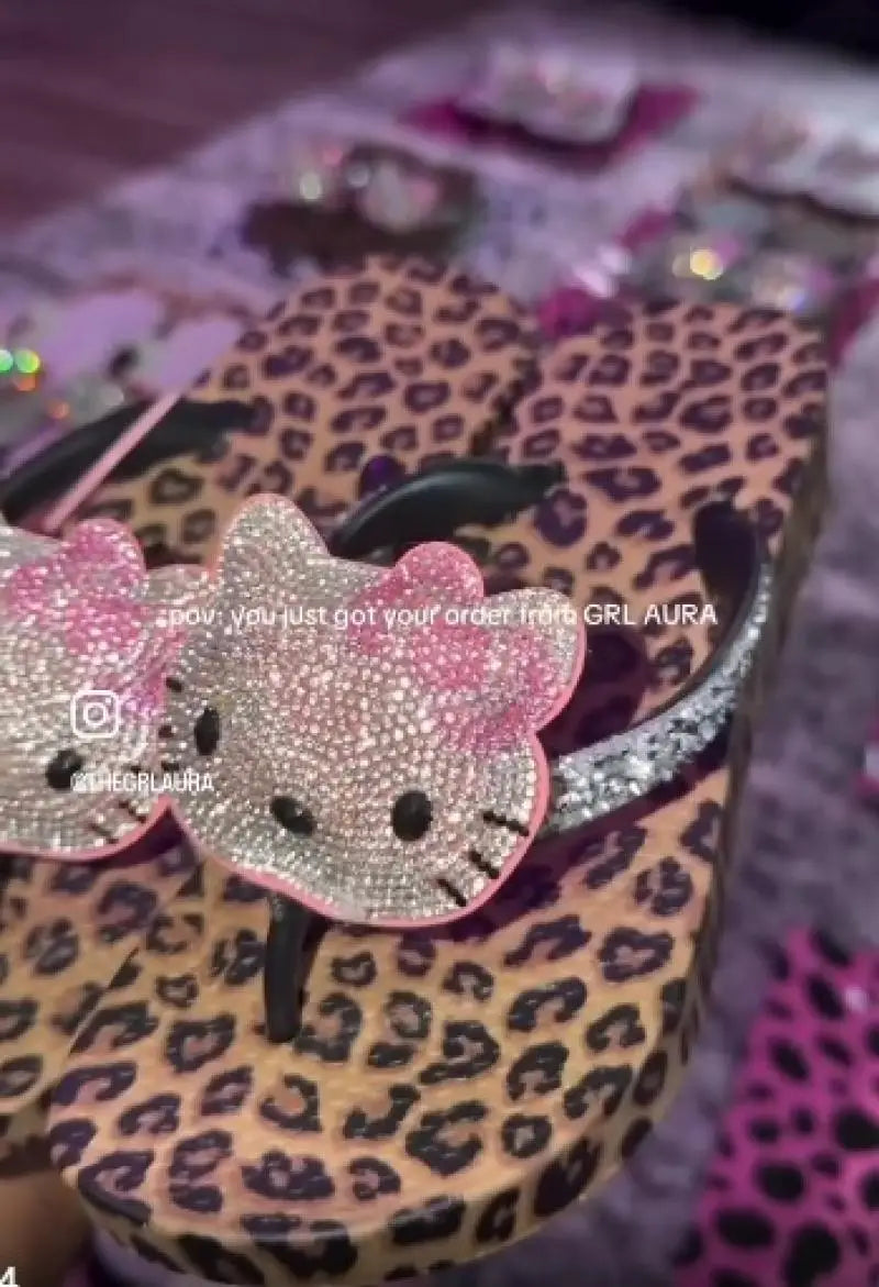 Hello Kitty Rhinestone Flip Flops Leopard Print Y2K Women Bling Non-Slip Summer Beach Casual Thong Sandals Indoor Outdoor
