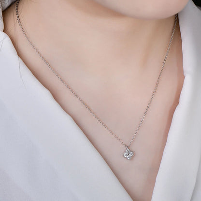 Rrjzz Lucky Clover D-Color Round Moissanite Necklace for Women Four-Leaf Flower Lab Imitation Diamond Pendant Necklace Jewelry