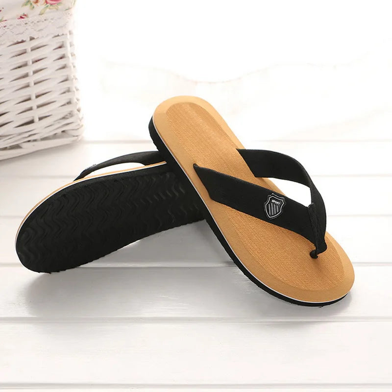 Hot High Quality Men Beach Shoes Summer Casual Flat Slippers Male Indoor Bathroom Anti-Slip Flip Flops Man Flip-Flops Men Sandal