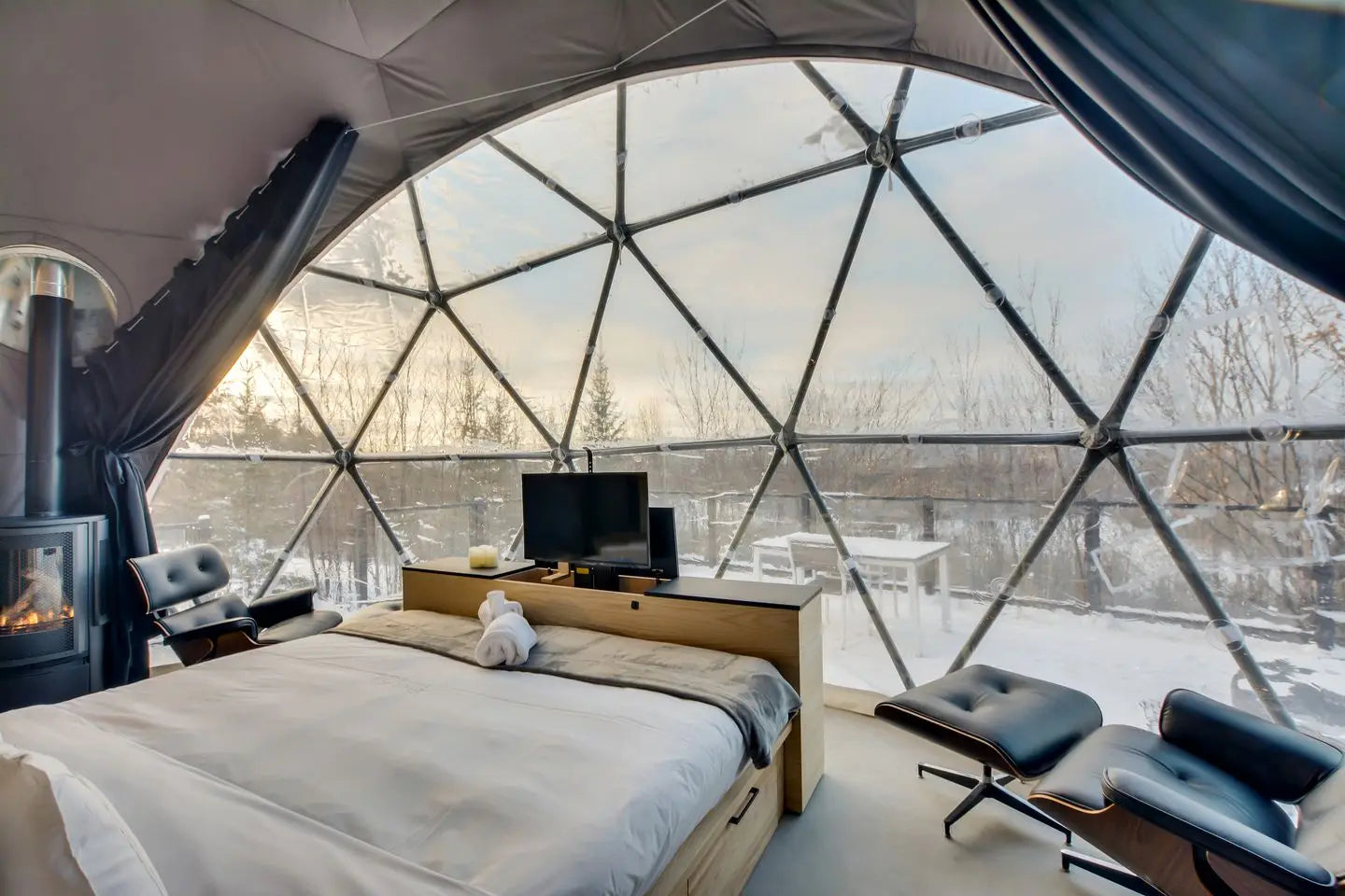 Transparent Geodesic Dome Tent, Luxury Igloo Greenhouse House Clear Bubble Dome Shelter for Backyard Garden Outdoor Activities