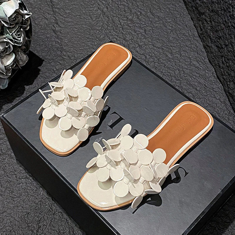 Luxury Floral Petal Flat Sandals Women 2025 Casual Slides Open Toe Sandalias Mujer Flipflops Home Slippers Femme Pantuflas Shoes