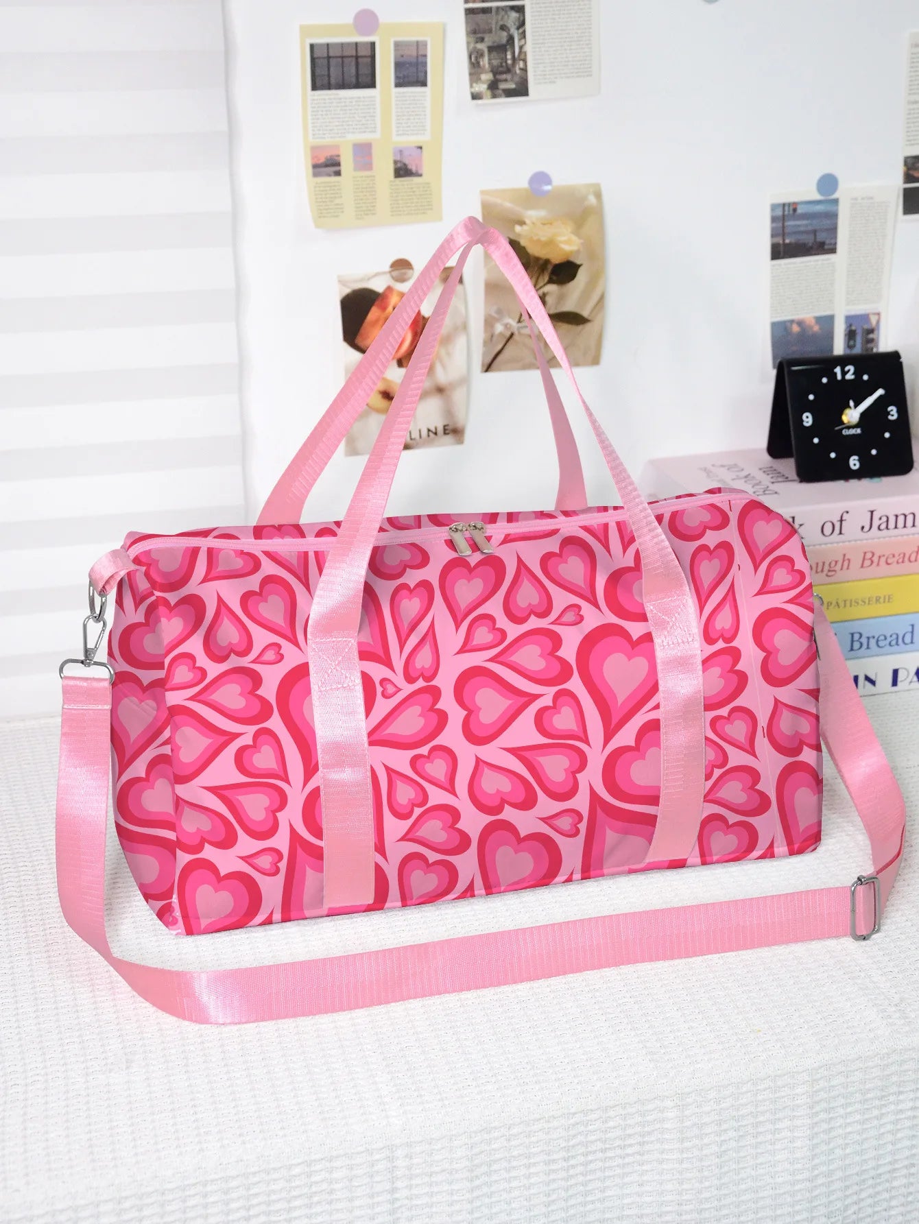 Popular Youthful Trendy Pink Love 3D Print Barrel Shape Crossbody Outdoor Sports Bags Gym Yoga Bag Large Capacity Travel Bags