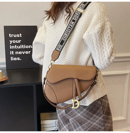 IMJK 24*20*6cm Hot Selling Light Luxury Underarm Saddle Bag, New Niche Design, Casual Shoulder Crossbody Bag Bags