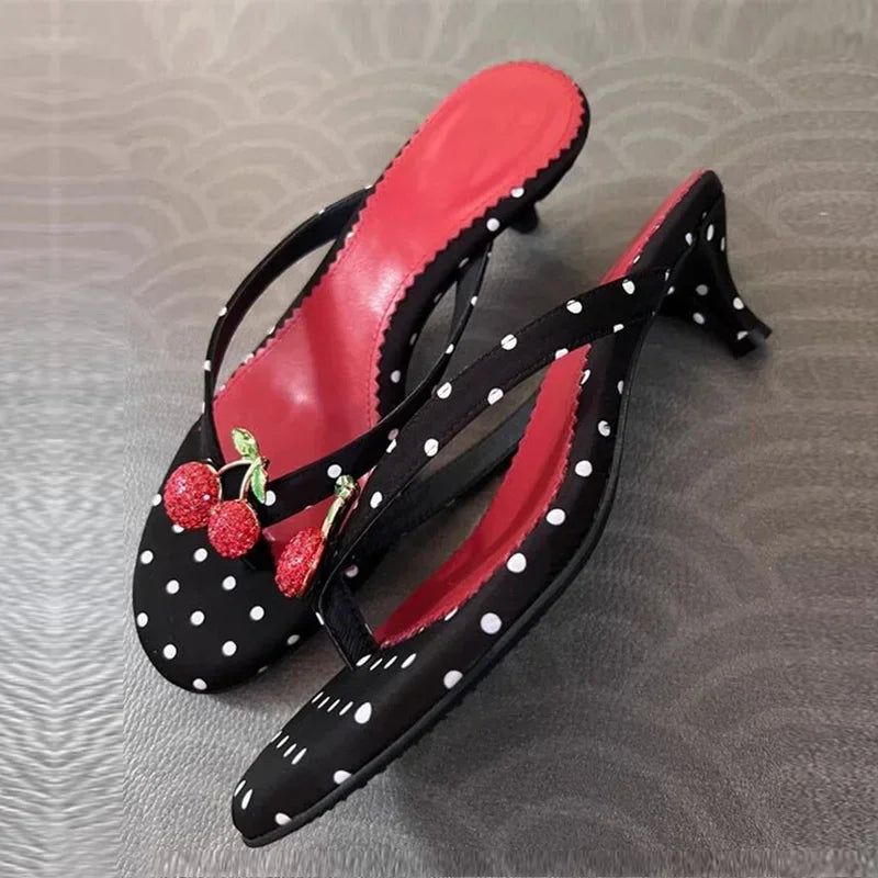 Retro Polka Dot Kitten Heel Design Brand Slippers Women Luxury Crystals Cherry Decoration Slide Sandals Sexy Clip Toe Flip Flops