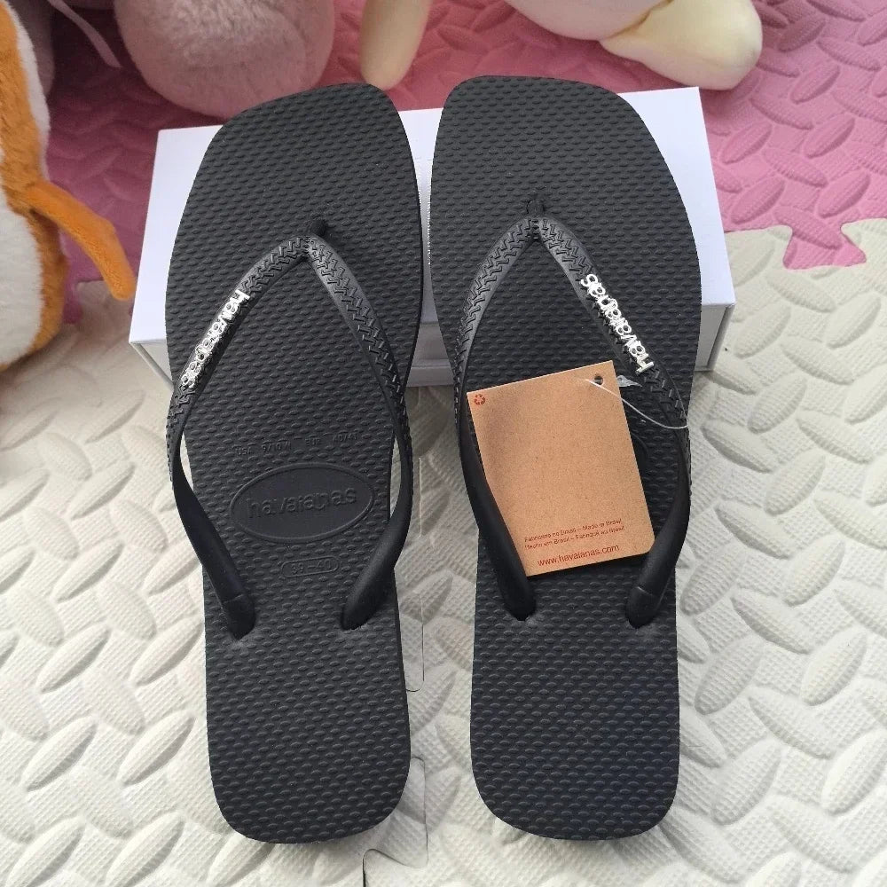 Summer 2026 New Women's Square Toe Flip Flops Outdoor Beach Sandals Luxury Women's Casual Slippers Size 35-42 Women's Shoes